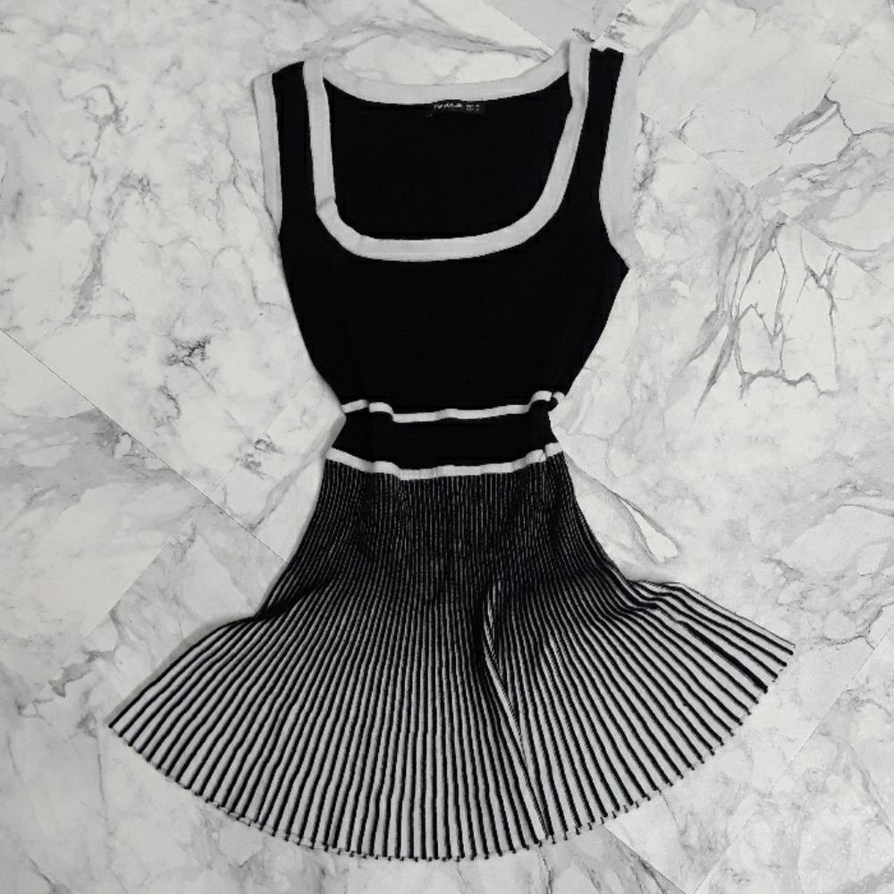 PattyBoutik unique color block sleeveless flirty